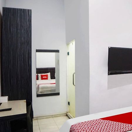 Super Oyo 91627 Wika Wiki Homestay Medan Exteriör bild