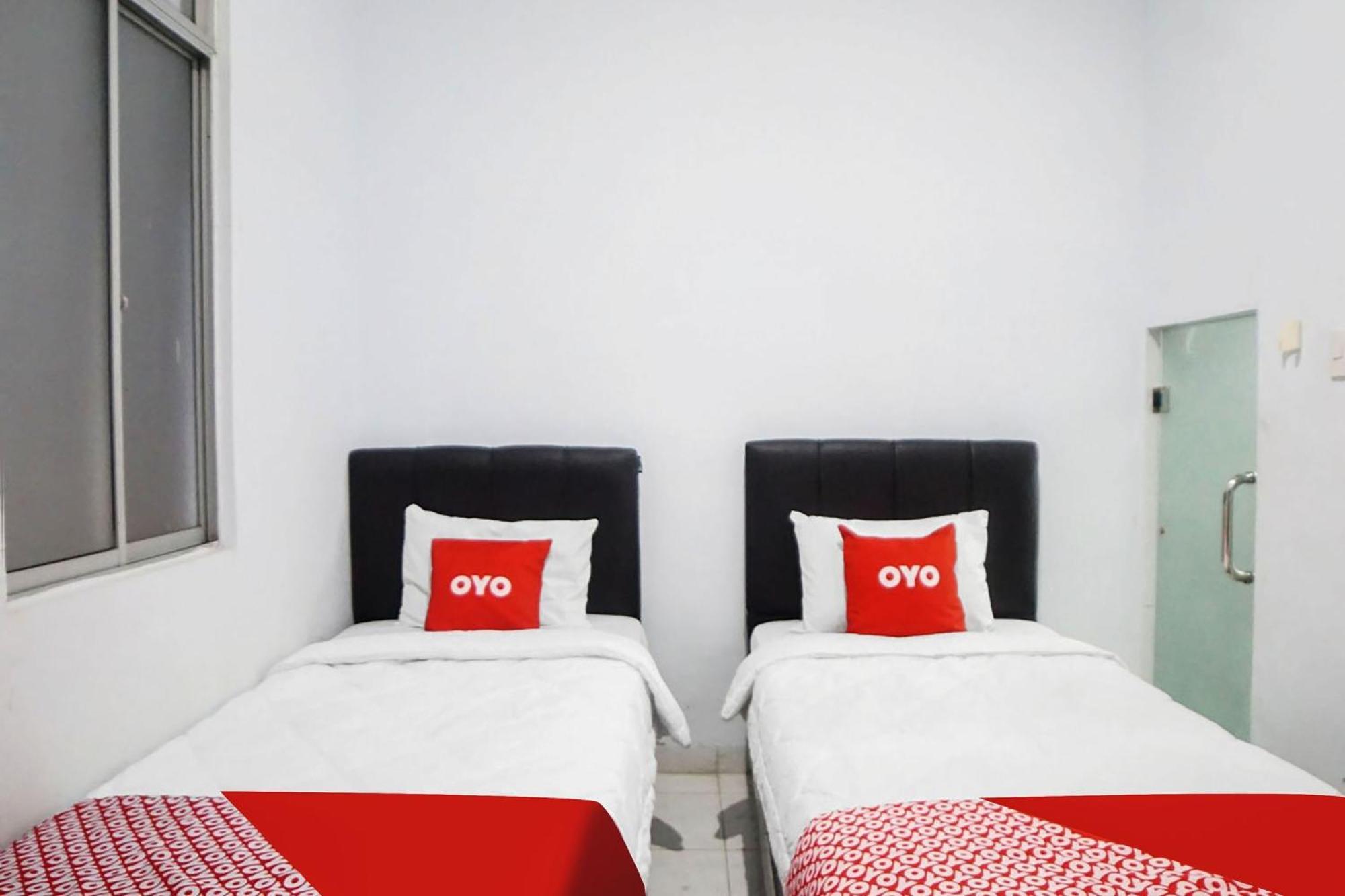 Super Oyo 91627 Wika Wiki Homestay Medan Exteriör bild