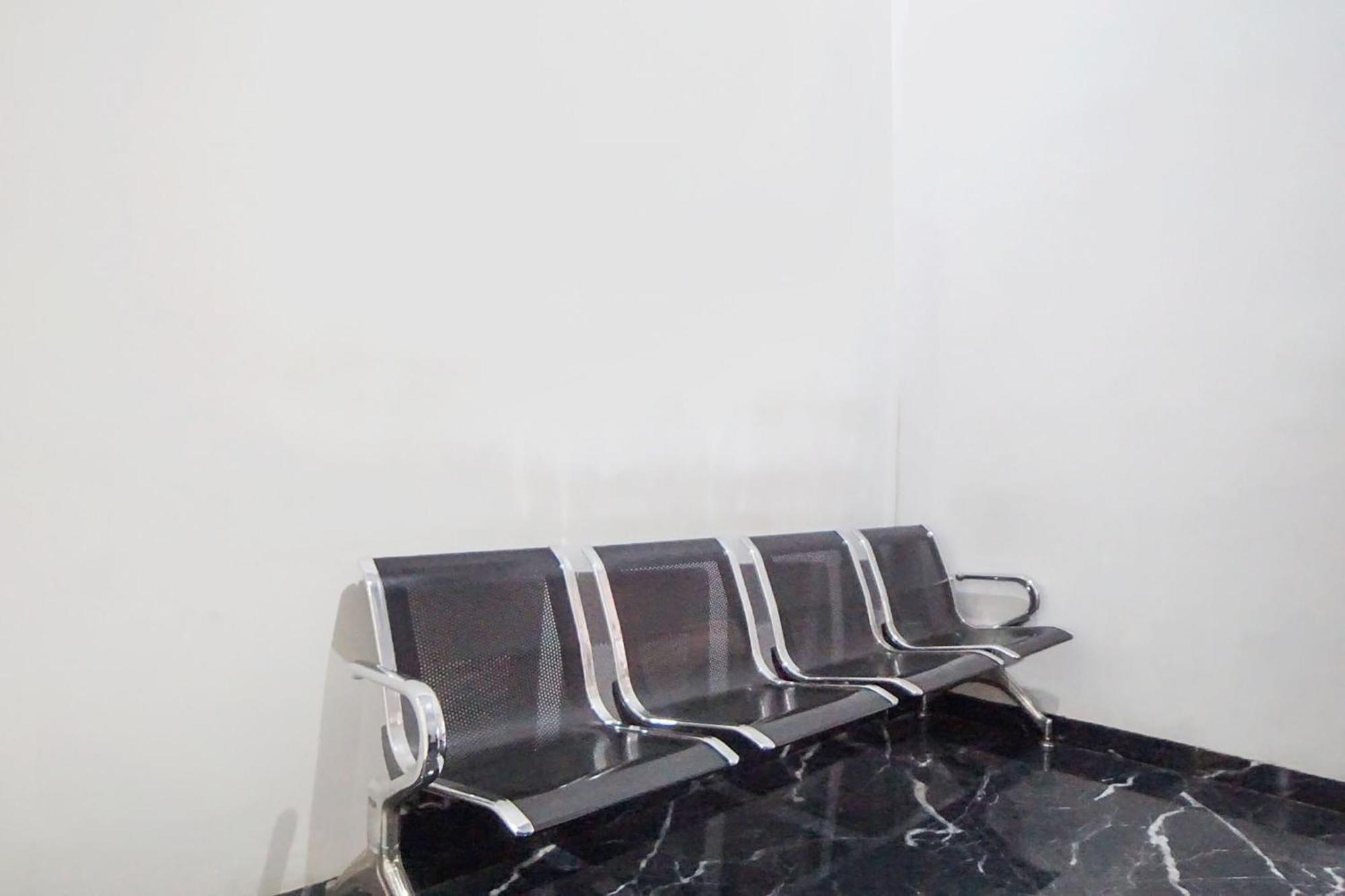Super Oyo 91627 Wika Wiki Homestay Medan Exteriör bild