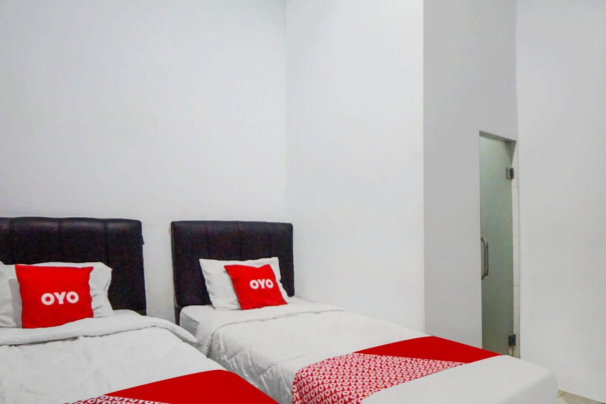 Super Oyo 91627 Wika Wiki Homestay Medan Exteriör bild