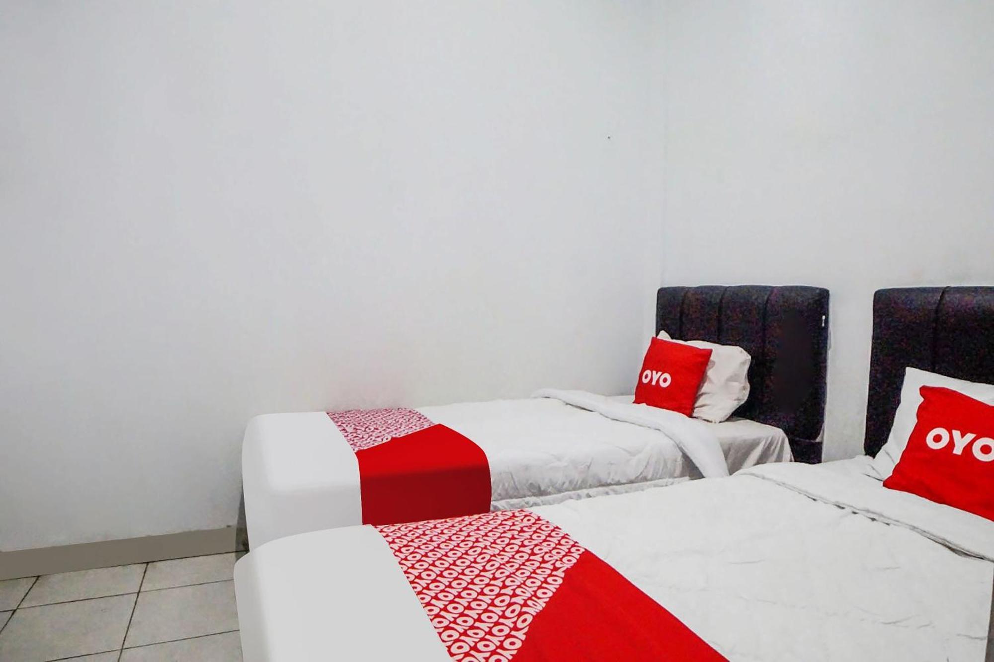 Super Oyo 91627 Wika Wiki Homestay Medan Exteriör bild