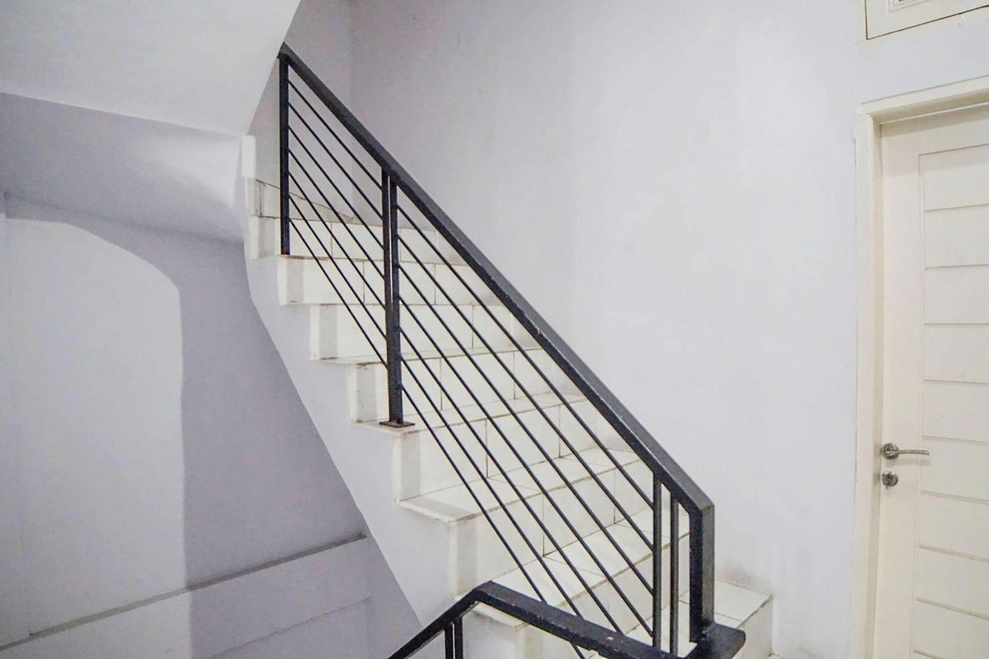 Super Oyo 91627 Wika Wiki Homestay Medan Exteriör bild