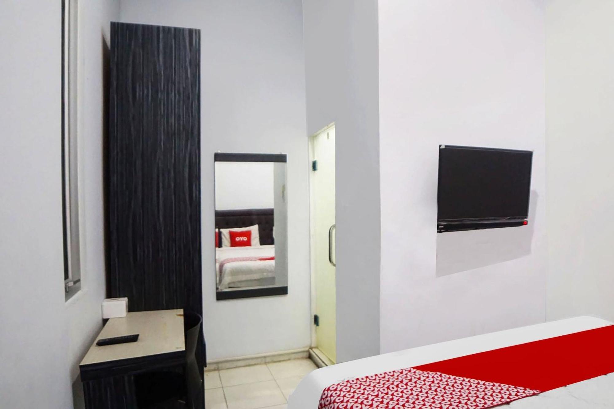 Super Oyo 91627 Wika Wiki Homestay Medan Exteriör bild