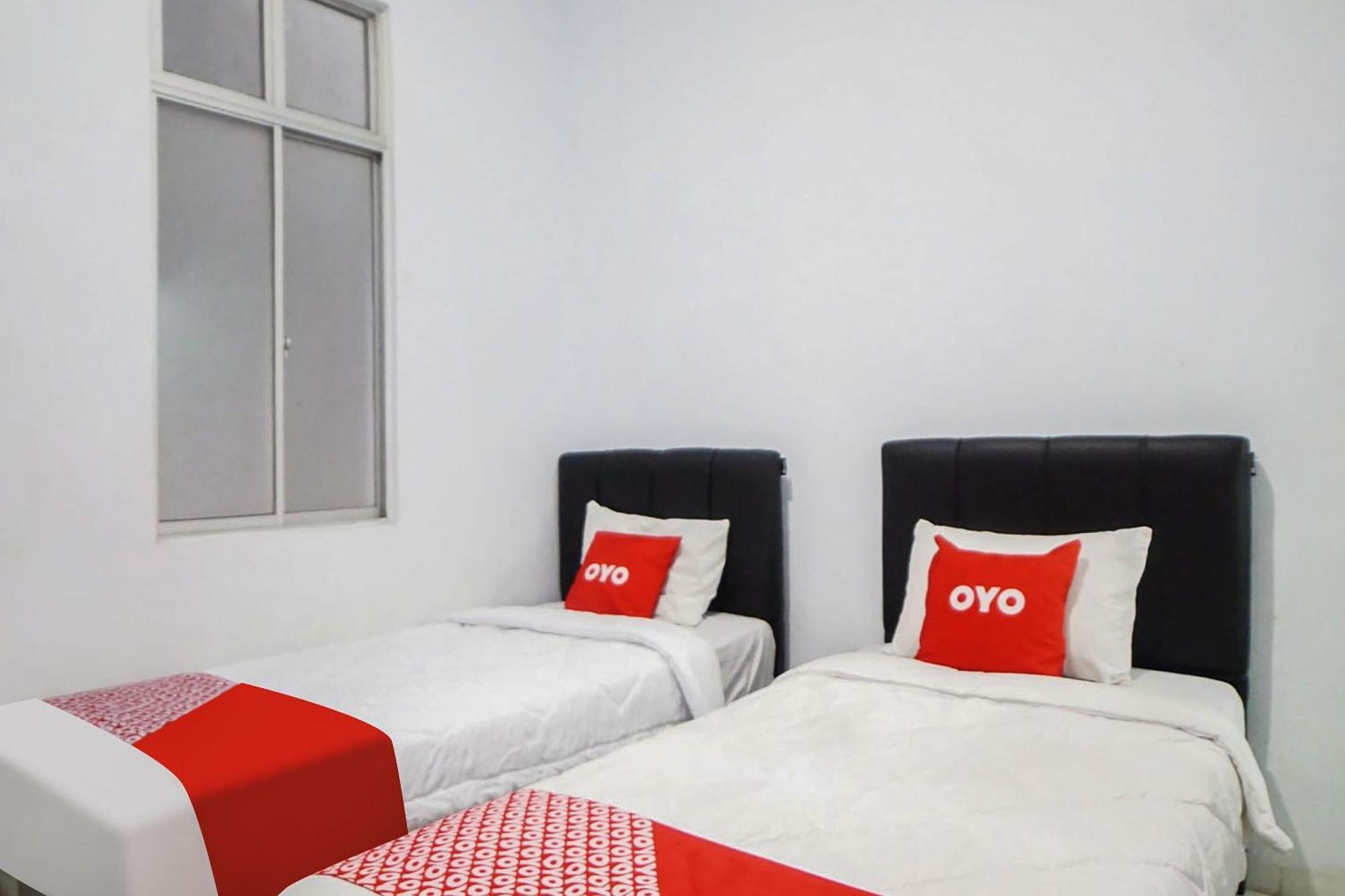 Super Oyo 91627 Wika Wiki Homestay Medan Exteriör bild